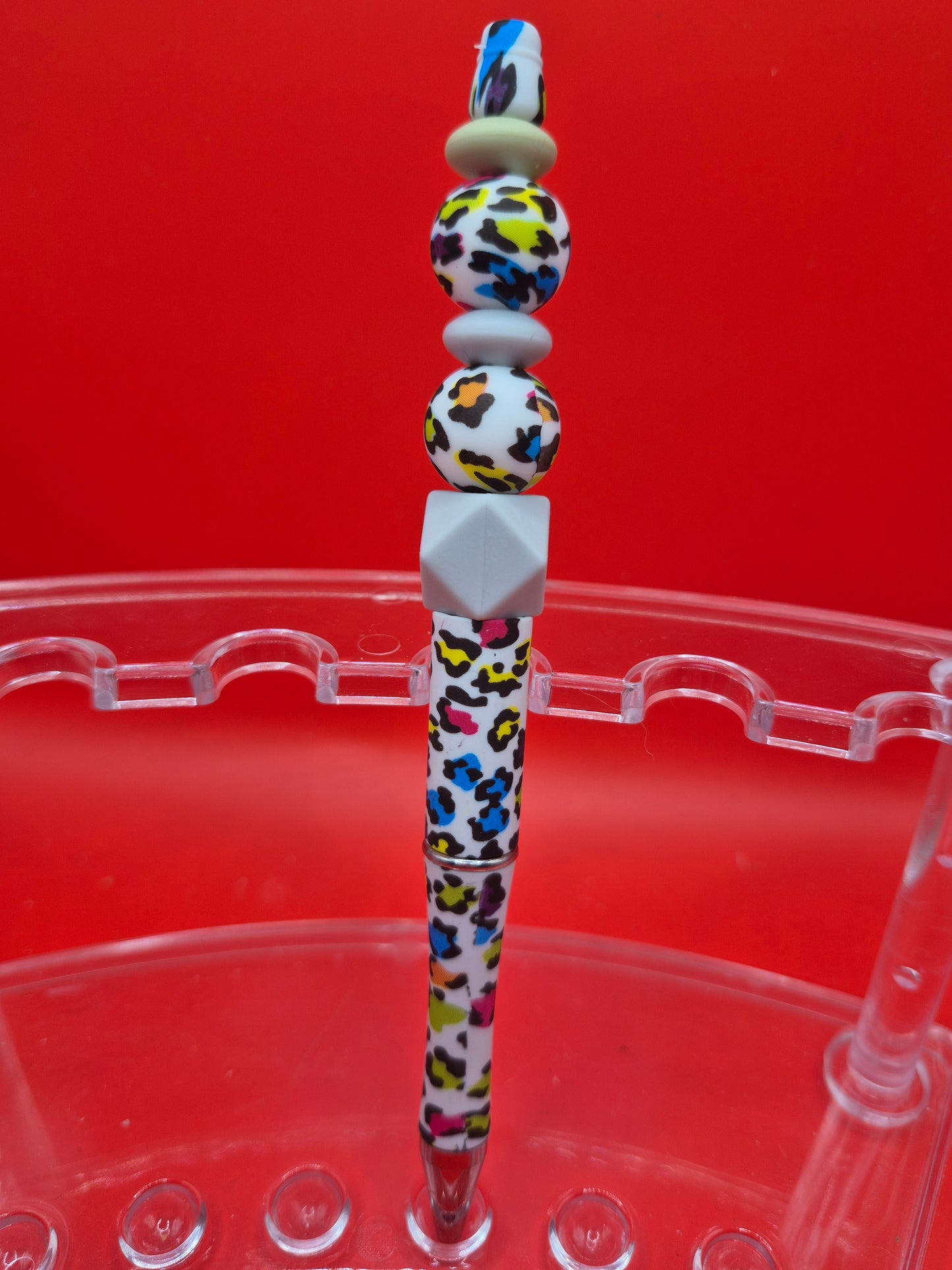 Animal print focal pen